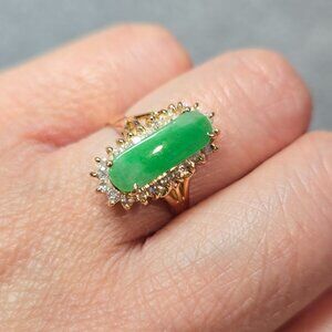 Elegant Jade Oval Ring with Diamond Halo – 18K Gold, Size 5.50